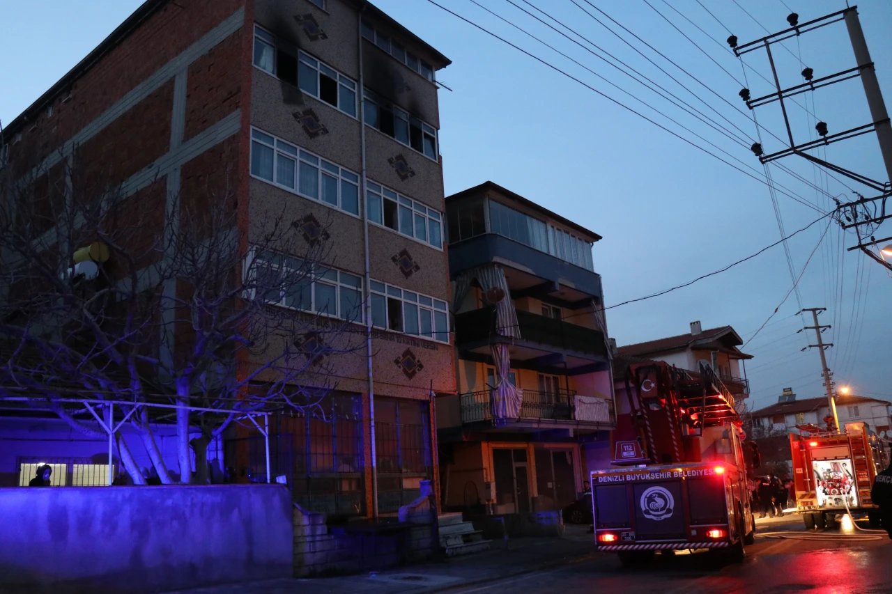 Denizli’de feci yangın: Çocuklarını kurtaran anne hayatını kaybetti