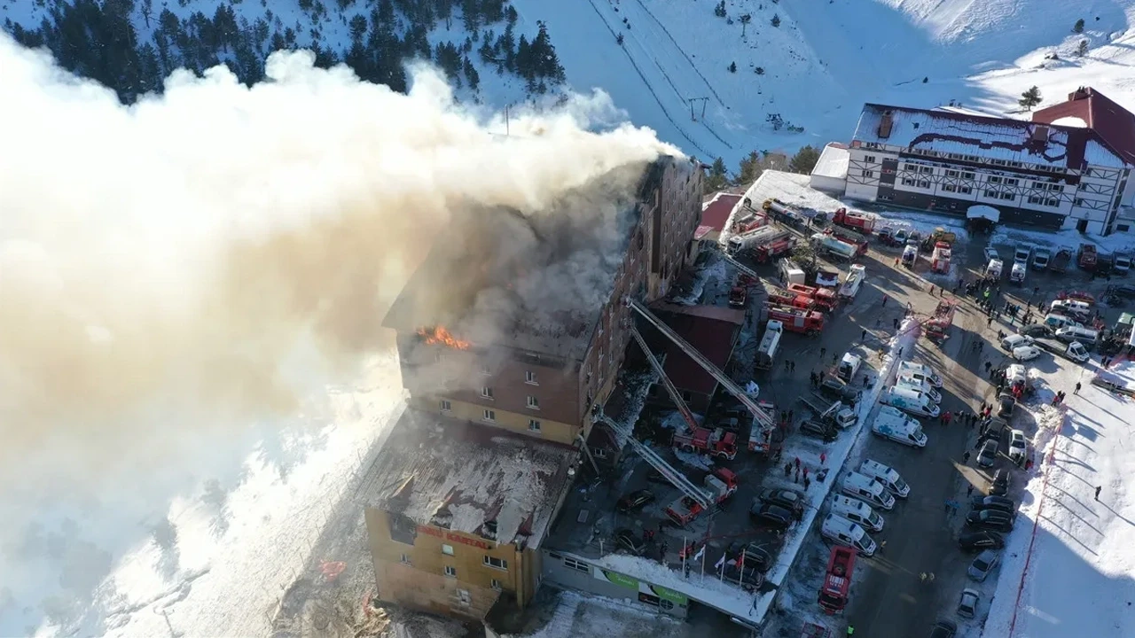 Grand Kartal Otel’deki korkunç yangın drone ile görüntülendi! 76 kişinin hayatını kaybettiği felakette neler yaşandı?