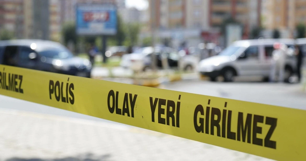 Mersin'deki tatil sitesinde dehşet yaşandı: Sevgililer peş peşe 13. kattan atladı