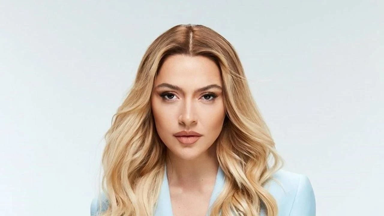 Hadise'nin yılbaşı gecesi Narin için seçtiği şarkı sosyal medyayı ikiye böldü