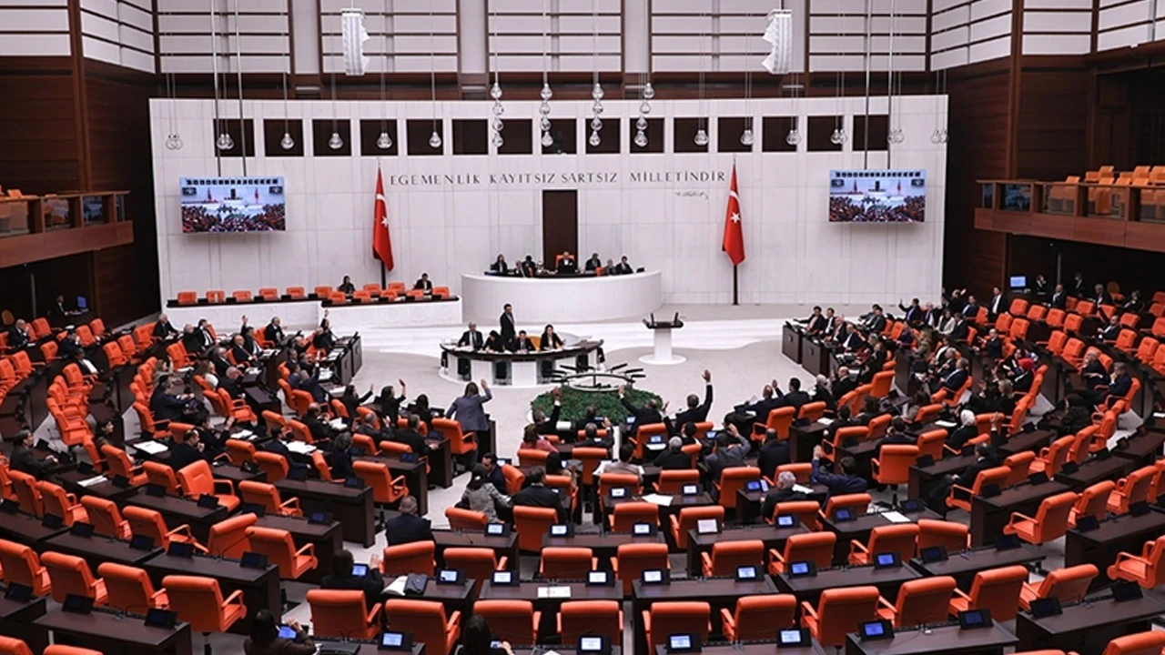 Muş'ta okul servisinde istismar iddiası meclis gündeminde: Olay ilk değil!