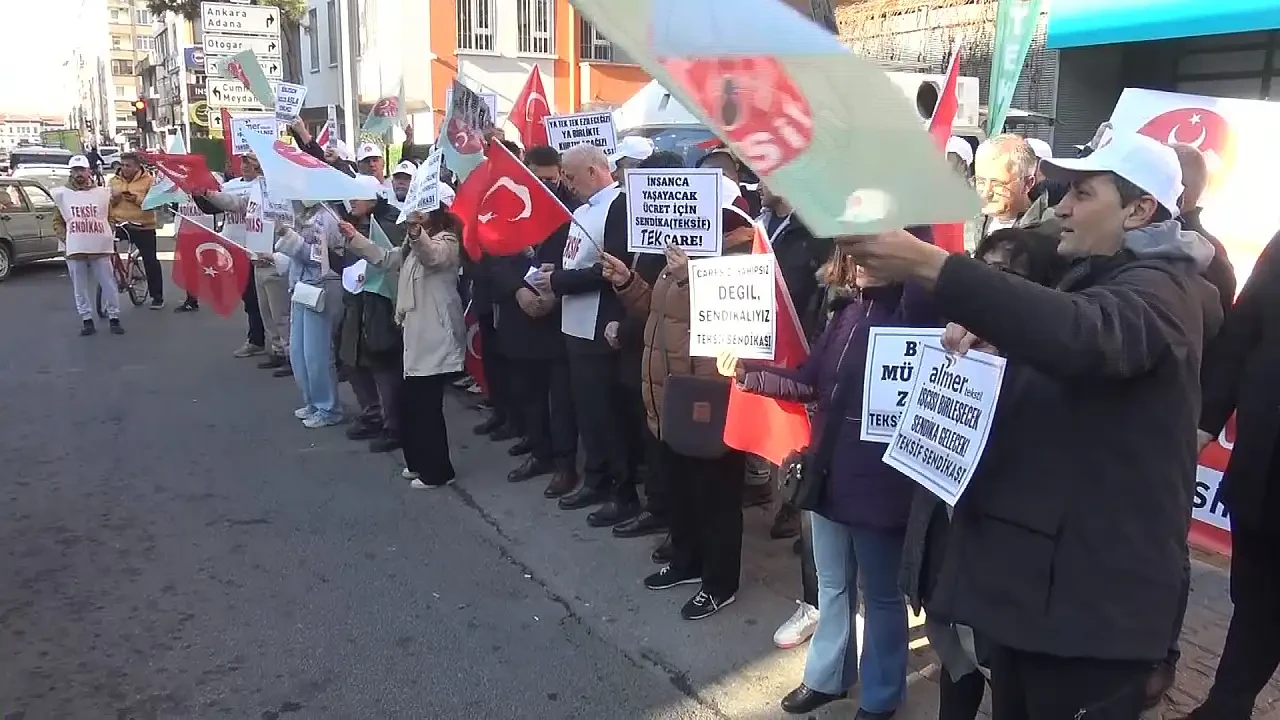 Almer Tekstil'de sendika üyeliği nedeniyle işten çıkarılan 12 işçi direniş başlattı