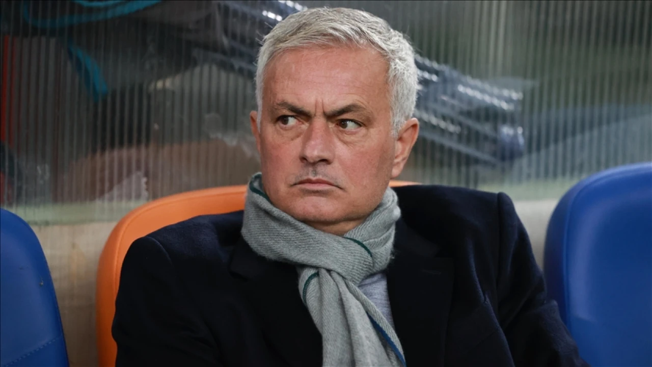 UEFA'dan Jose Mourinho'ya ceza! Midtjylland maçında takımın başında olmayacak