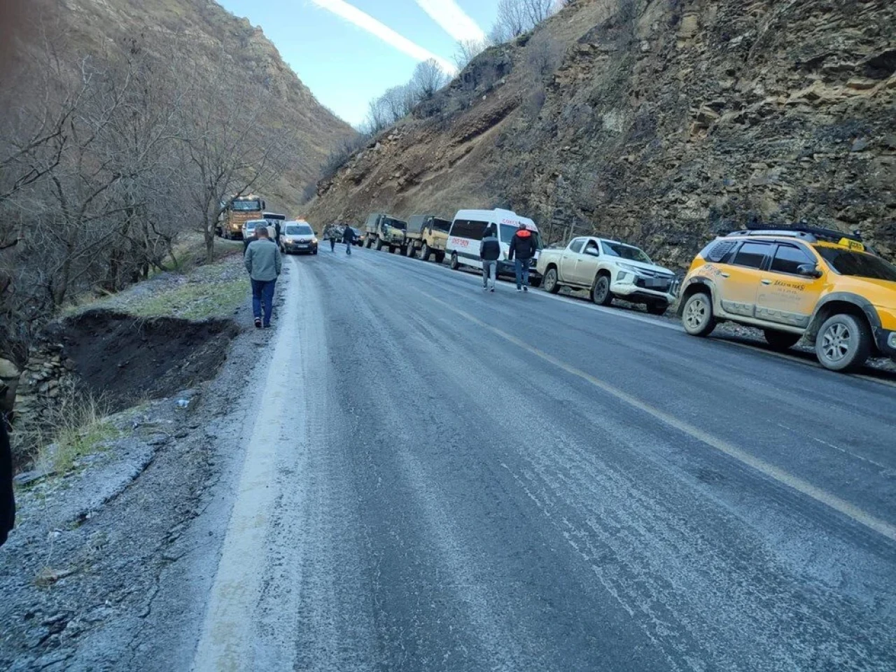 Şırnak’ta askeri araç devrildi: 2 asker yaralandı