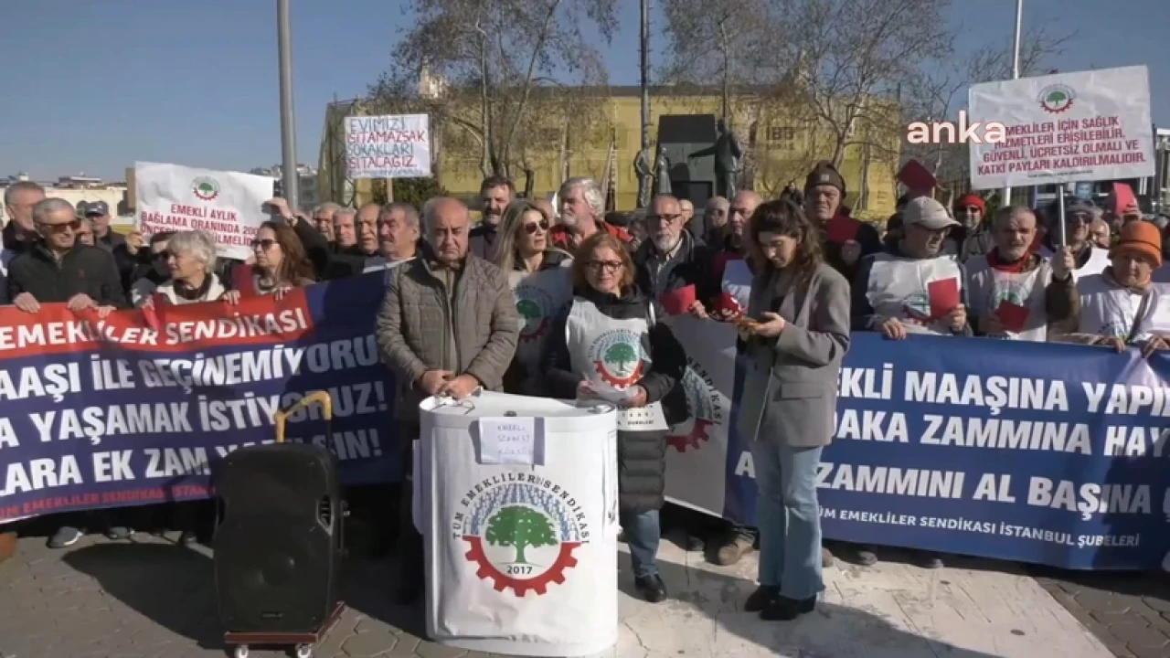 Kadıköy'de emeklilerden 'Sefalet Ücretine Hayır' eylemi