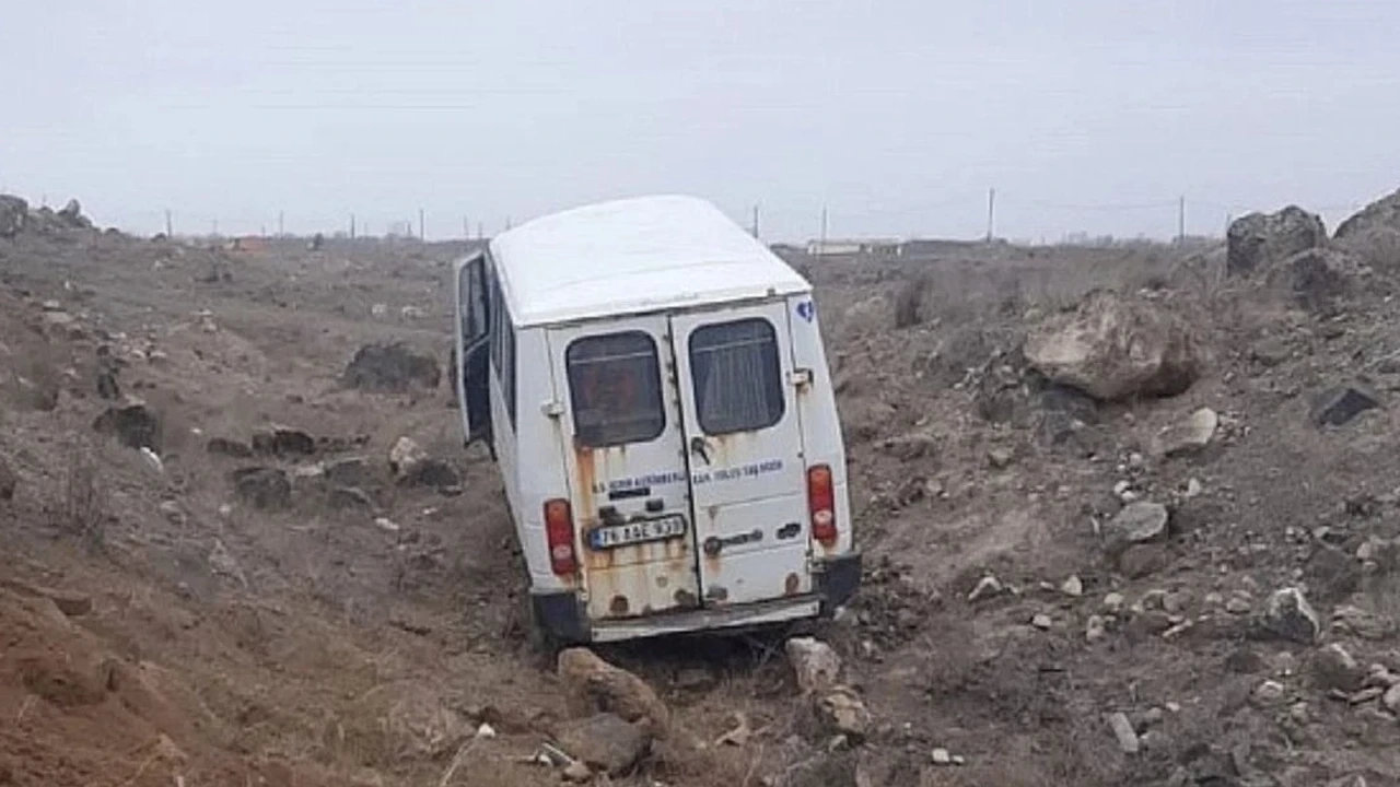 Iğdır'a öğrenci servisi şarampole yuvarlandı: Çok sayıda yaralı var!