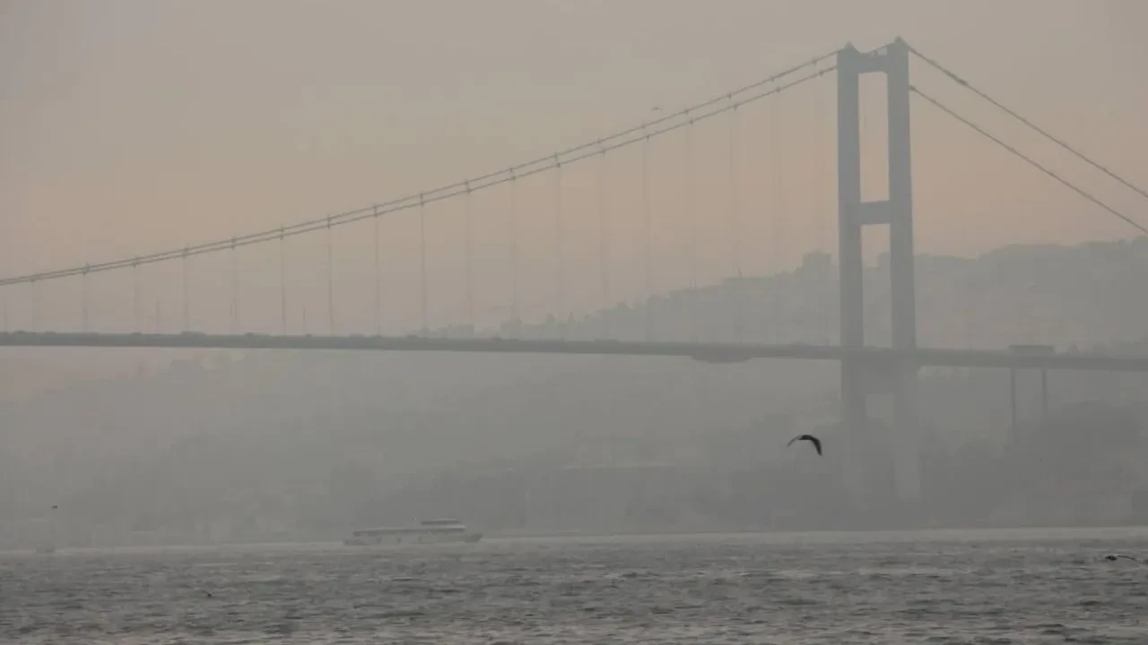 İstanbul Boğazı'nda gemi trafiği geçici olarak durduruldu!