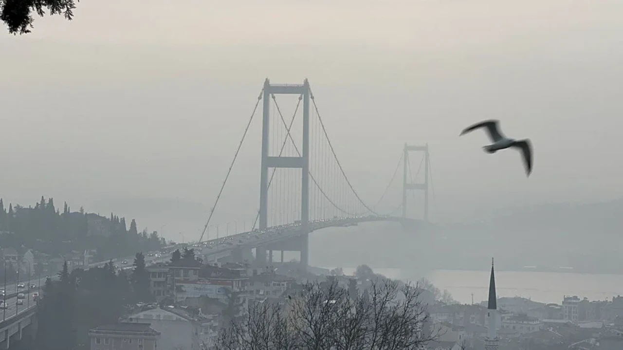 İstanbul'da gemi trafiği durduruldu!