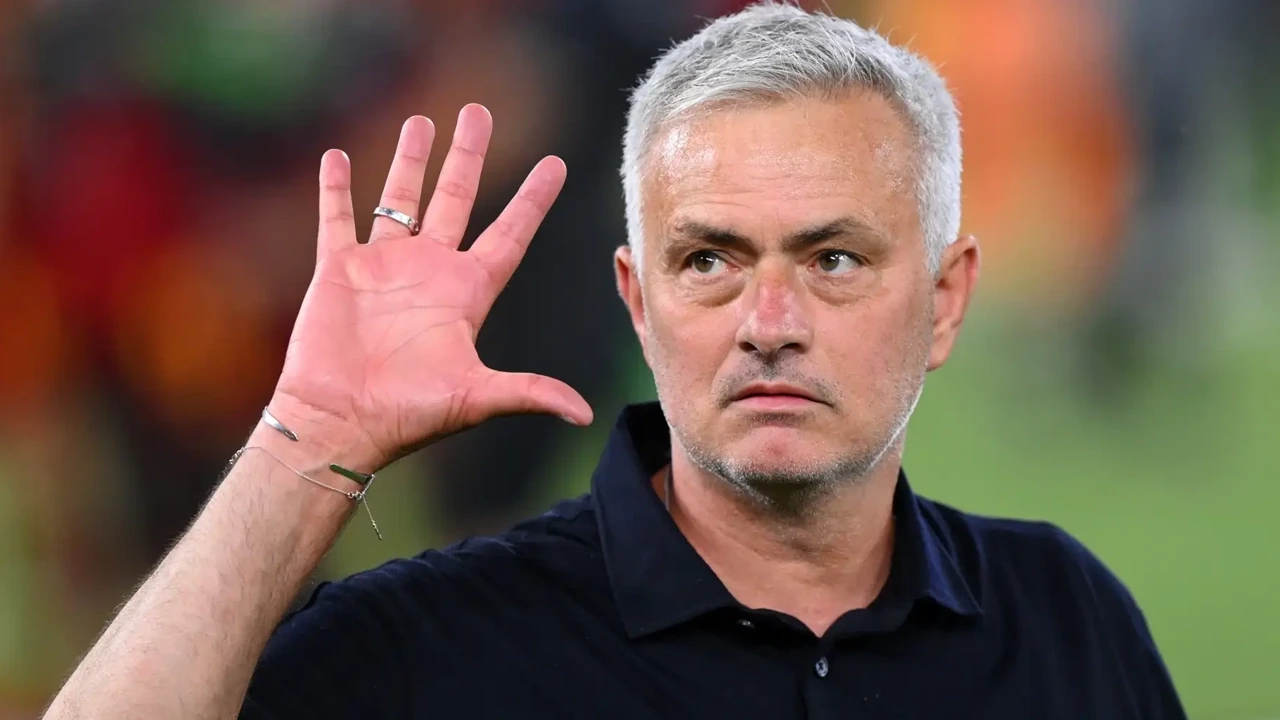 Fenerbahçe'de flaş gelişme! Jose Mourinho yeni transferi gönderiyor