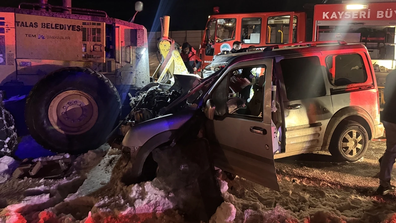 Kayseri'de trafik kazası: 2 kişi ağır yaralandı