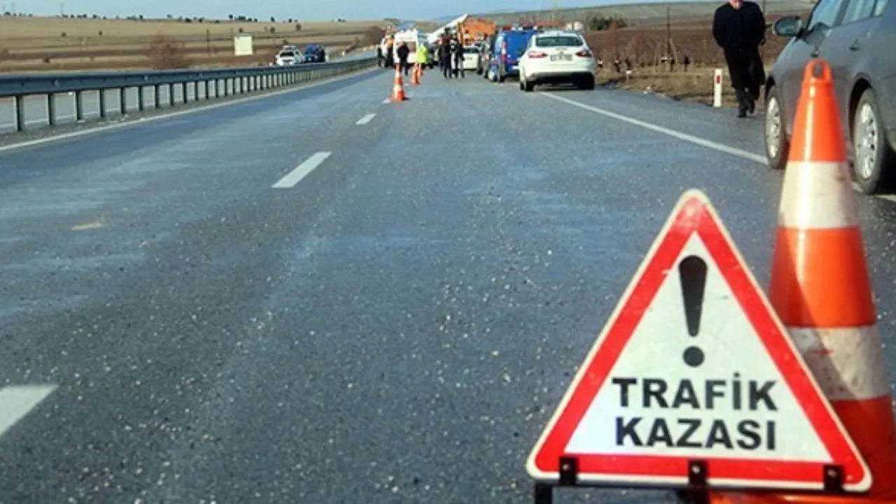 Mersin'de korkunç kaza: Karşıya geçmek isteyen kıza tır çarptı!