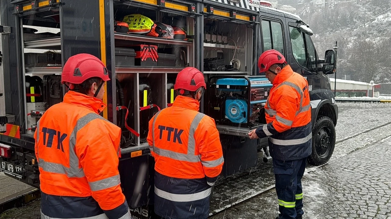 TTK'ya deprem ve yangın için yeni araçlar teslim edildi