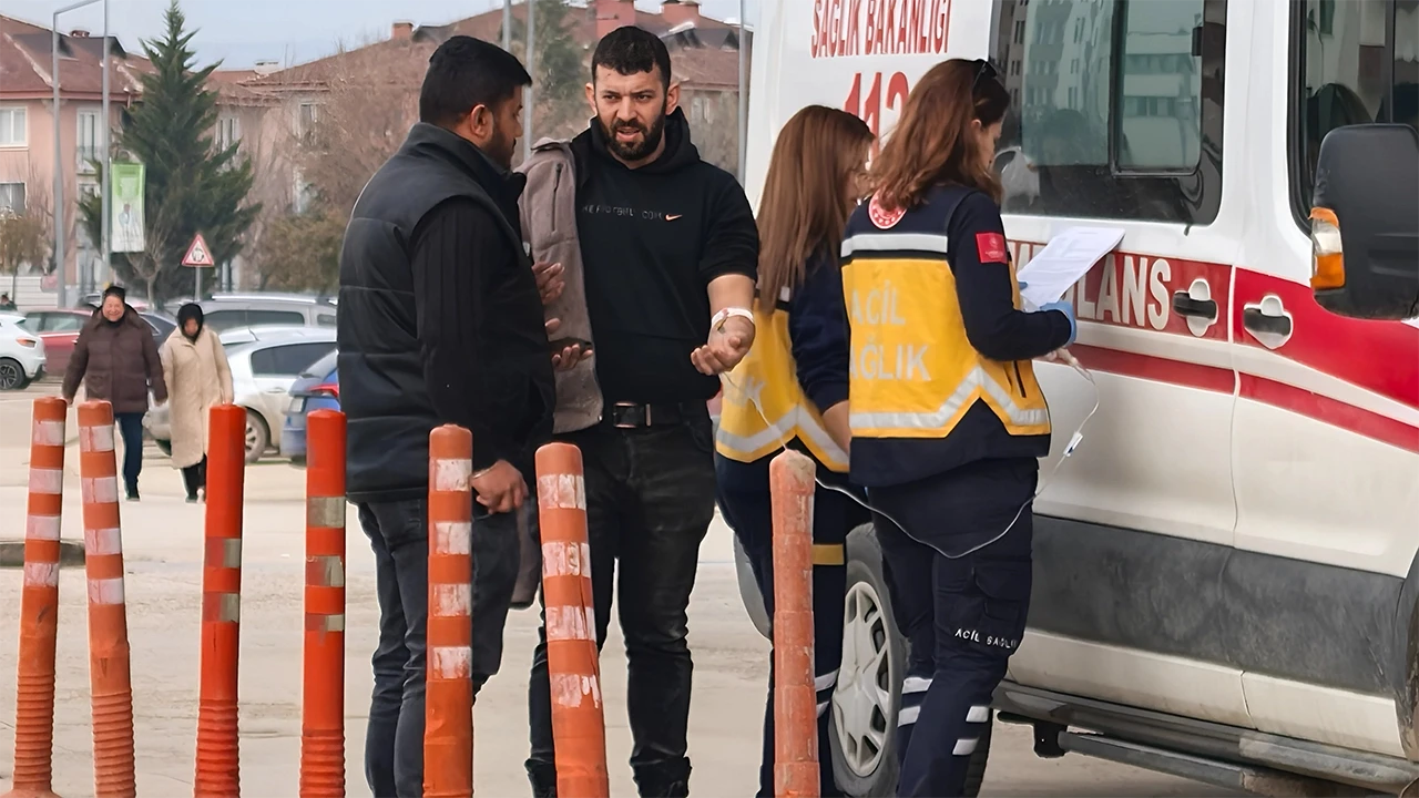 Bursa'da dehşet dolu anlar: Elini testereye kaptıran işçinin parmağı koptu