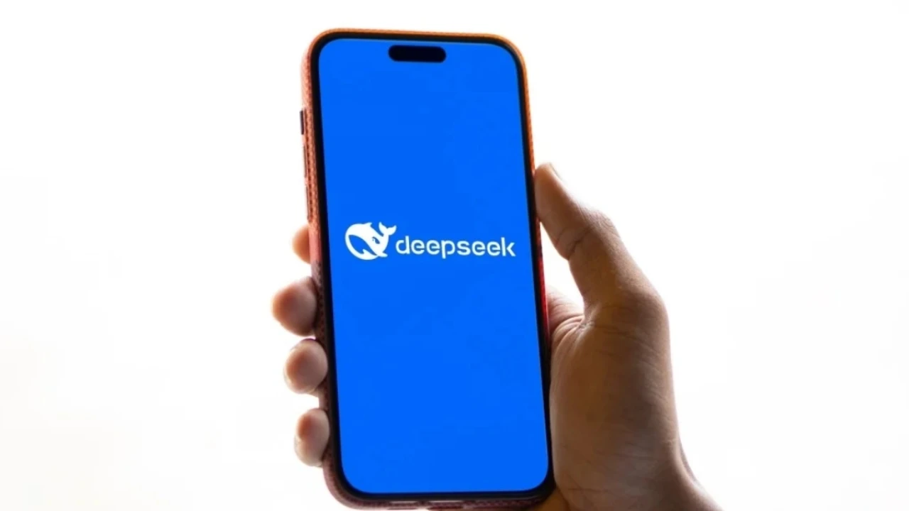 iPhone kullanıcıları dikkat! DeepSeek uygulamasında güvenlik açıkları bulundu