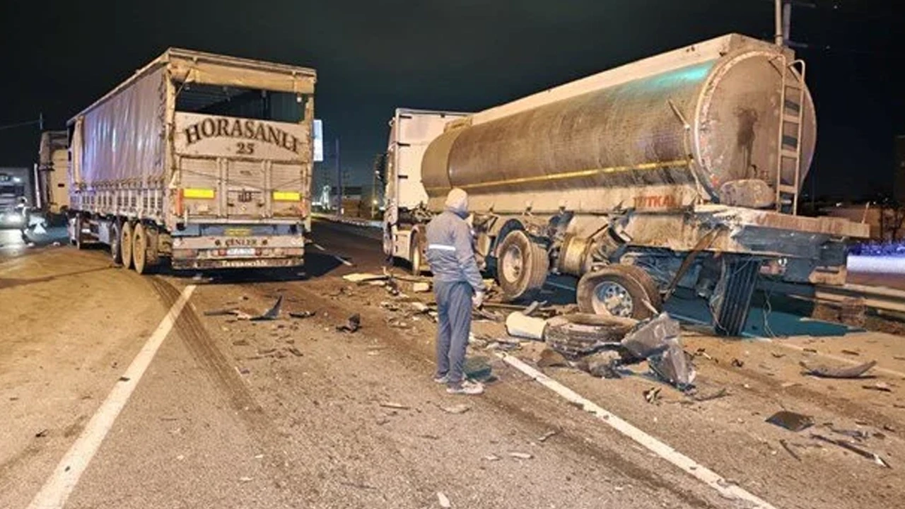 Bursa'da iki tır kavşakta kafa kafaya çarpıştı: Çok sayıda yaralı var!