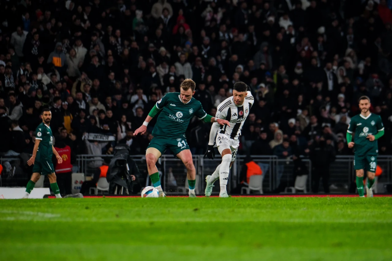 Beşiktaş, Kırklarelispor'u 2-0 mağlup ederek 3 puanın sahibi oldu