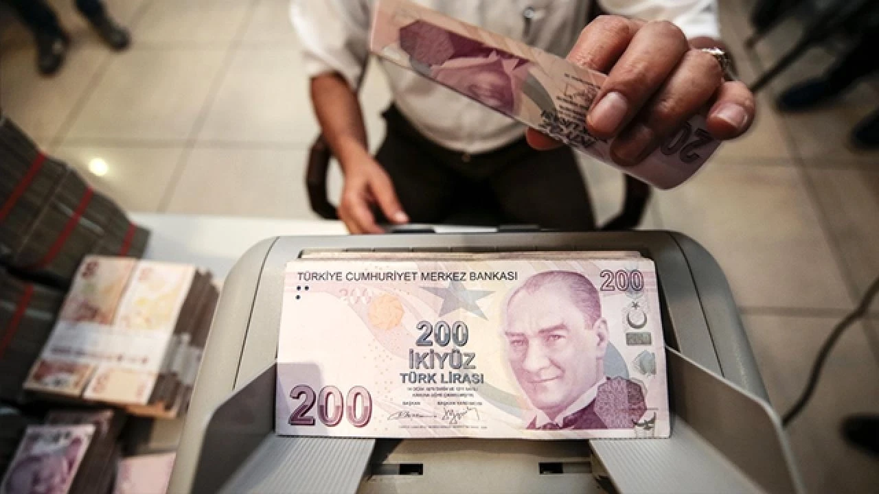 Kredi düzenlemesi faizleri etkiledi! Bankalarda faiz düşüşü ne zaman olur?