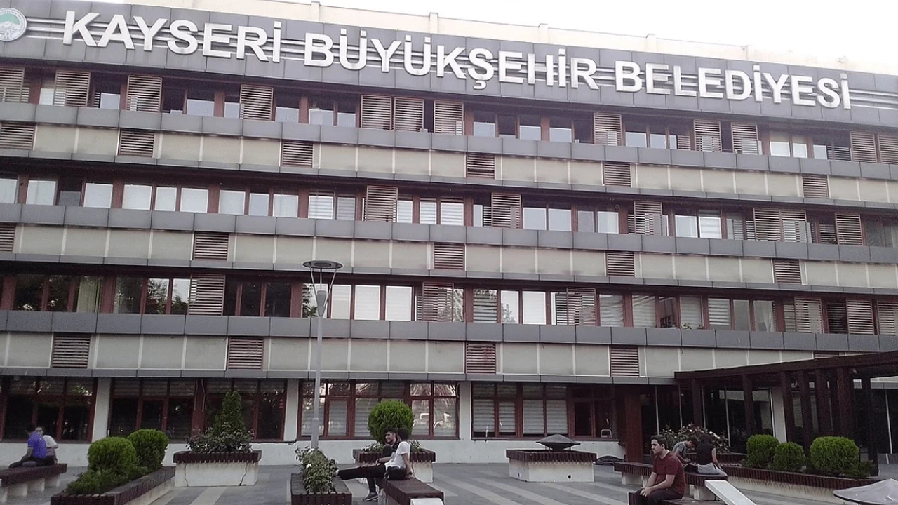 Kayseri Büyükşehir Belediyesi'nde iş bırakma eylemi yayılıyor!