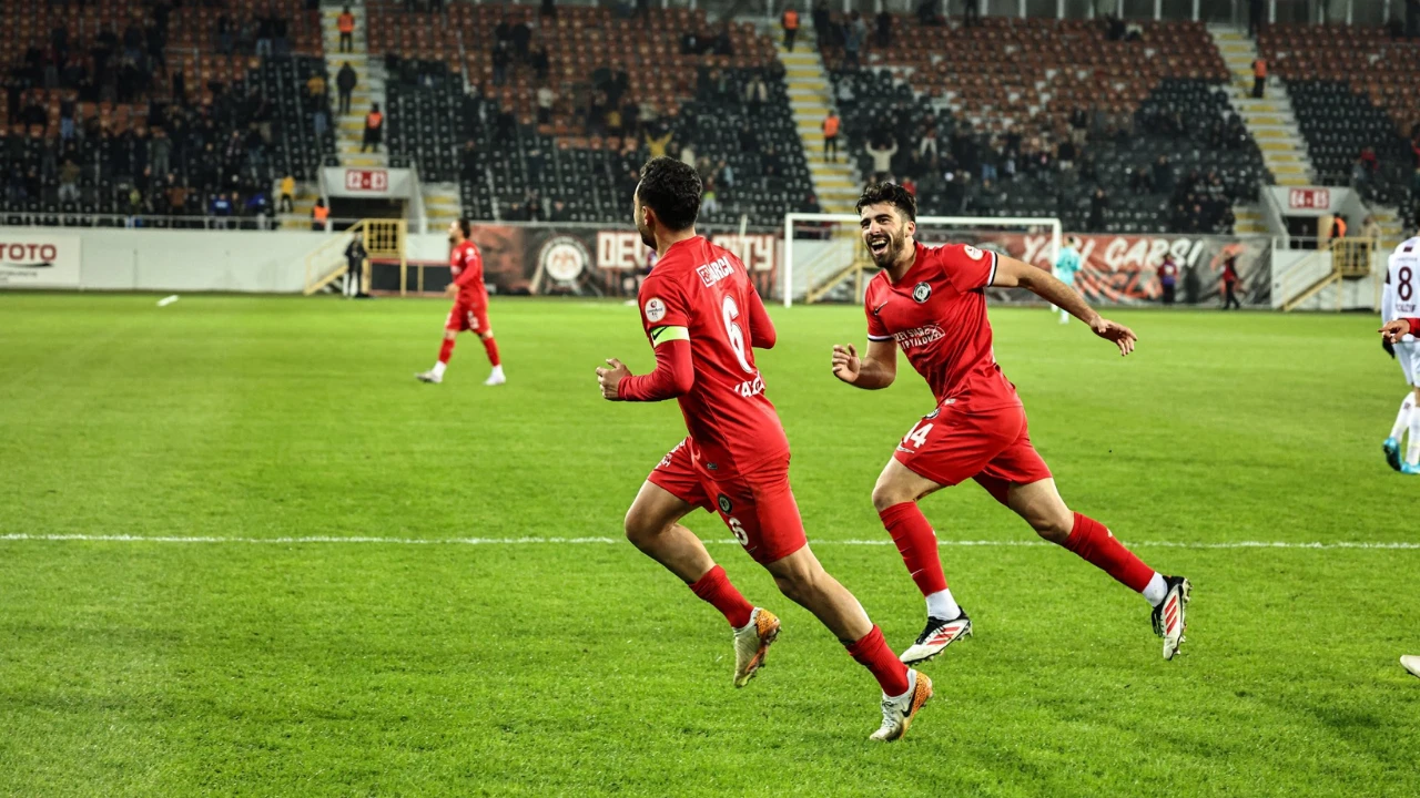 Çorum FK, Bandırmaspor'u 4-0 mağlup etti