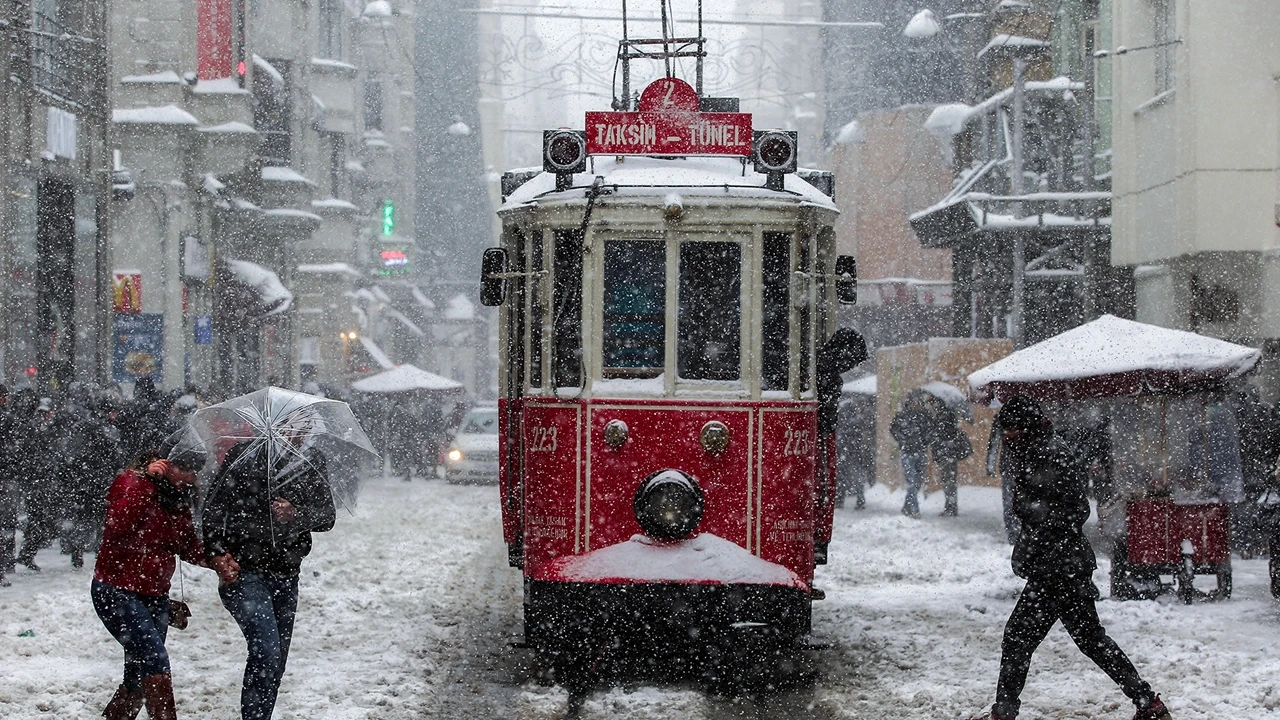 İstanbul’a kar yağışı ne zaman başlayacak? İşte beklenen tarih!