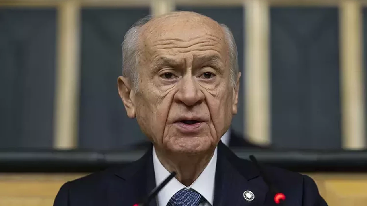 'Devlet Bahçeli vefat etti' paylaşımı yapan Gelecek Partili başkan gözaltına alınarak görevden alın