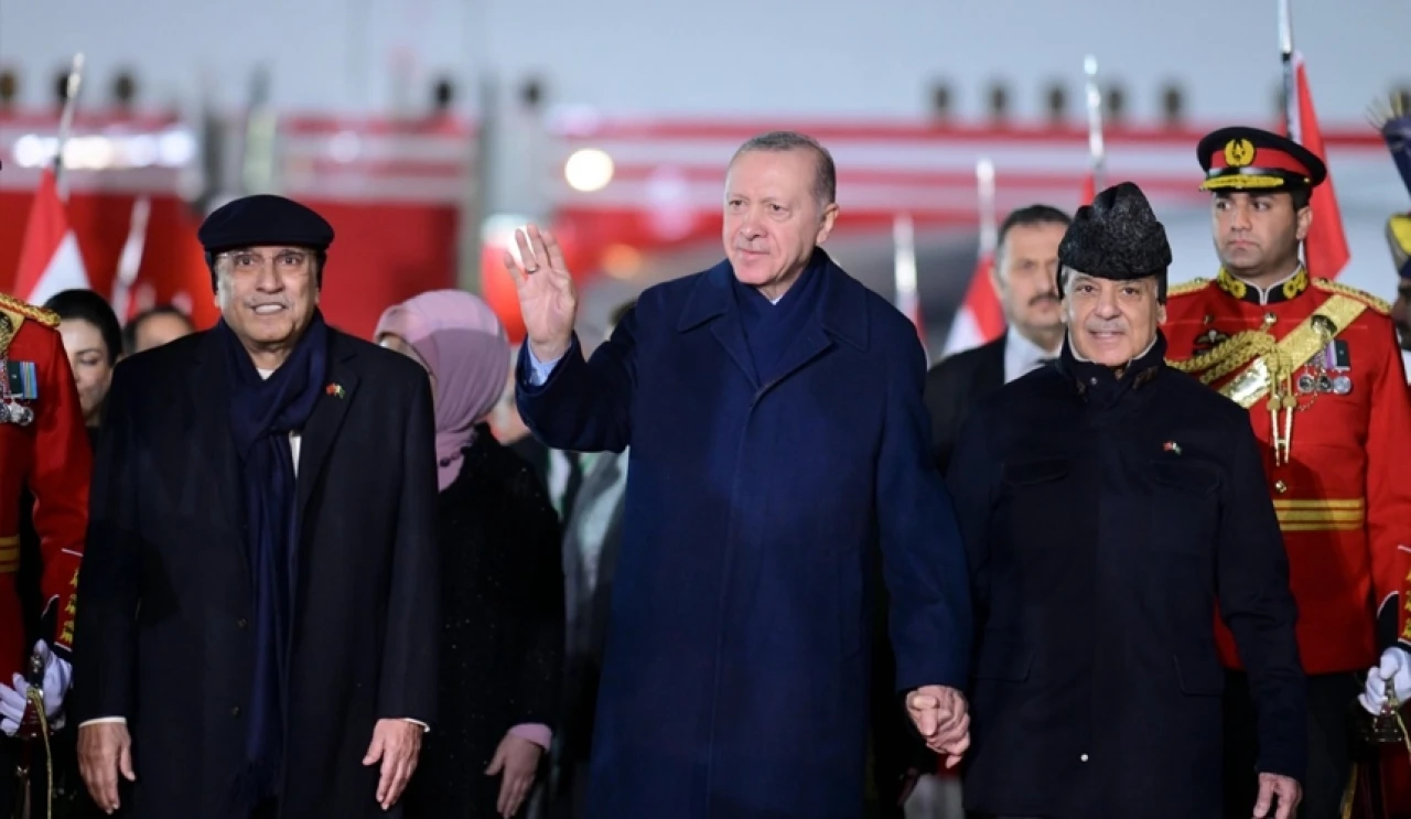 Cumhurbaşkanı Erdoğan'a Pakistan'da resmi tören!