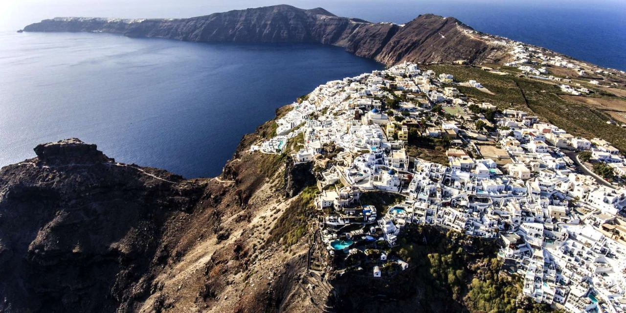 Santorini Adası’nda depremler artıyor: Volkanik patlama olur mu? Yunan bilim insanları ne dedi?