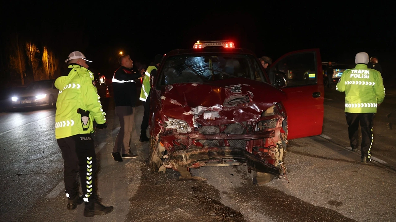 Sivas'ta trafik kazası: 7 kişi yaralandı