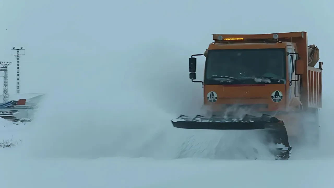 Ardahan-Kars ve Kars-Göle kara yolları tır geçişine kapatıldı!