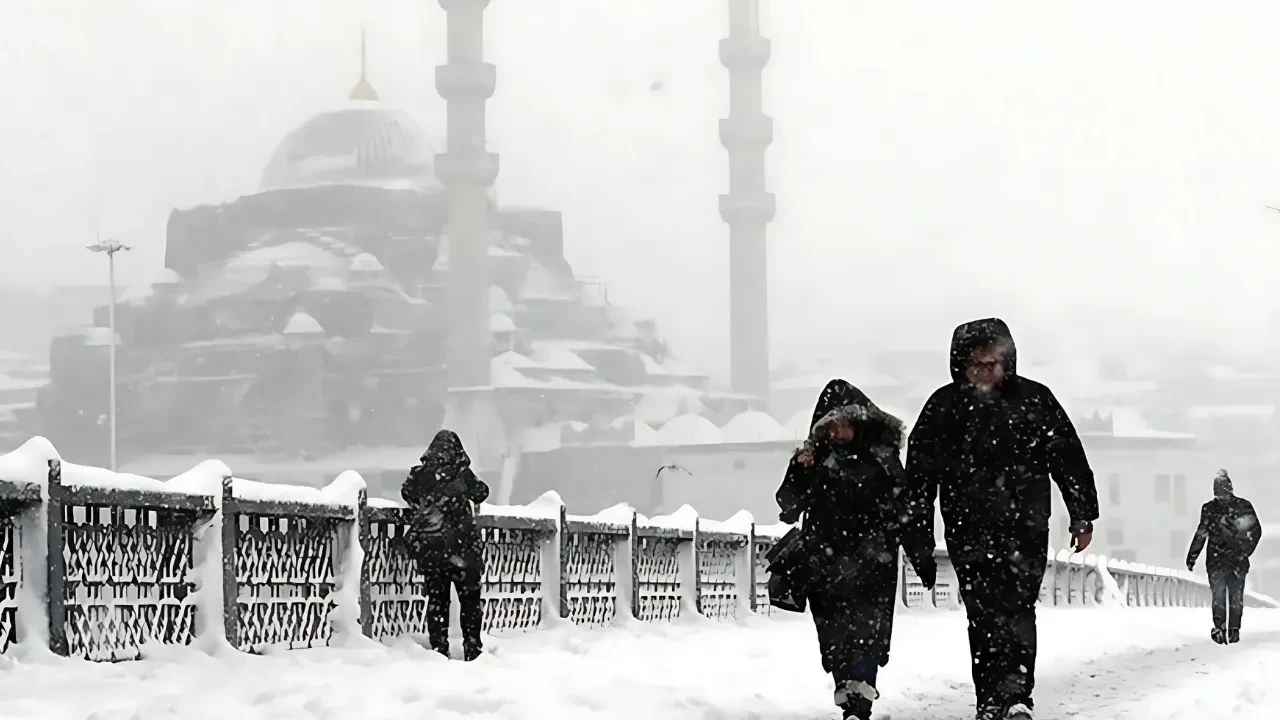 İstanbul'da kar alarmı! Kar yağışı ne zaman başlayacak, kaç gün sürecek?