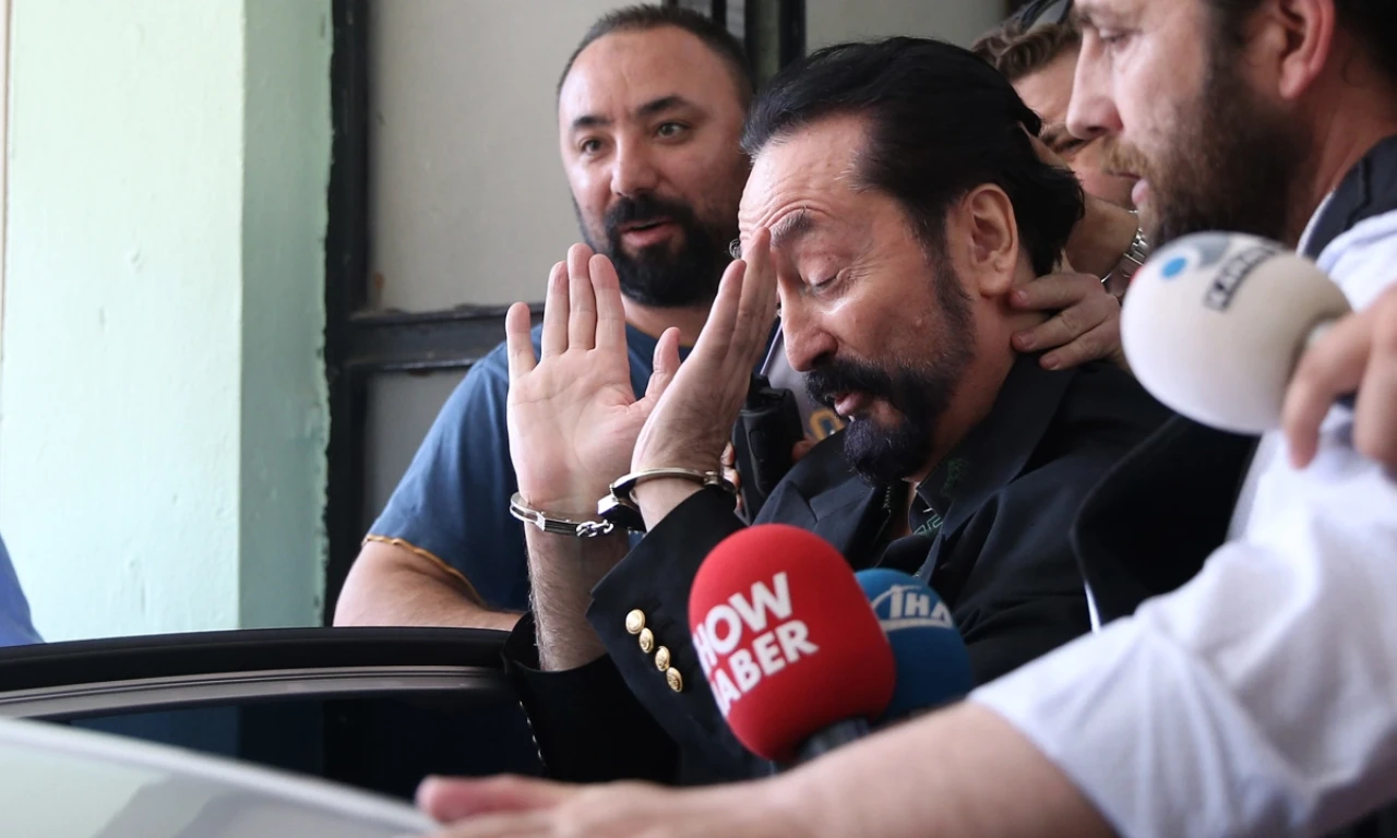 Adnan Oktar hakkındaki üç suçtan beraat etti! İşte davadaki son gelişmeler