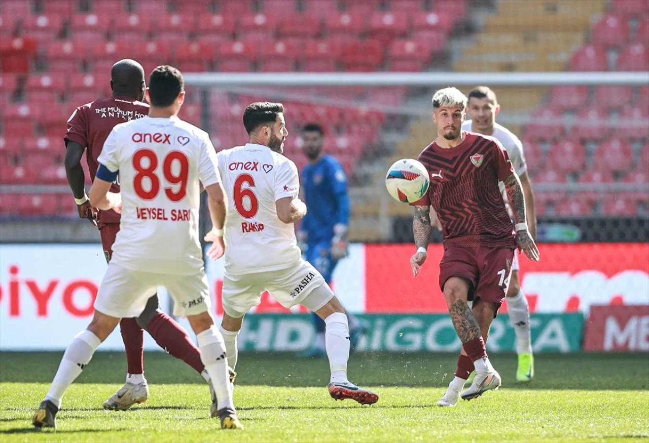 Antalyaspor, Hatayspor deplasmanında 3-2 kazanarak 5 maç sonra galip geldi