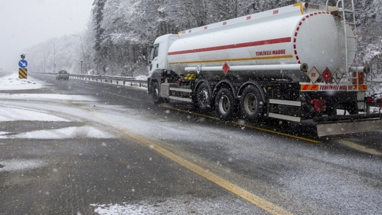 6 il için ağır taşıtlara trafik yasağı: Hangi yollar kapanacak?