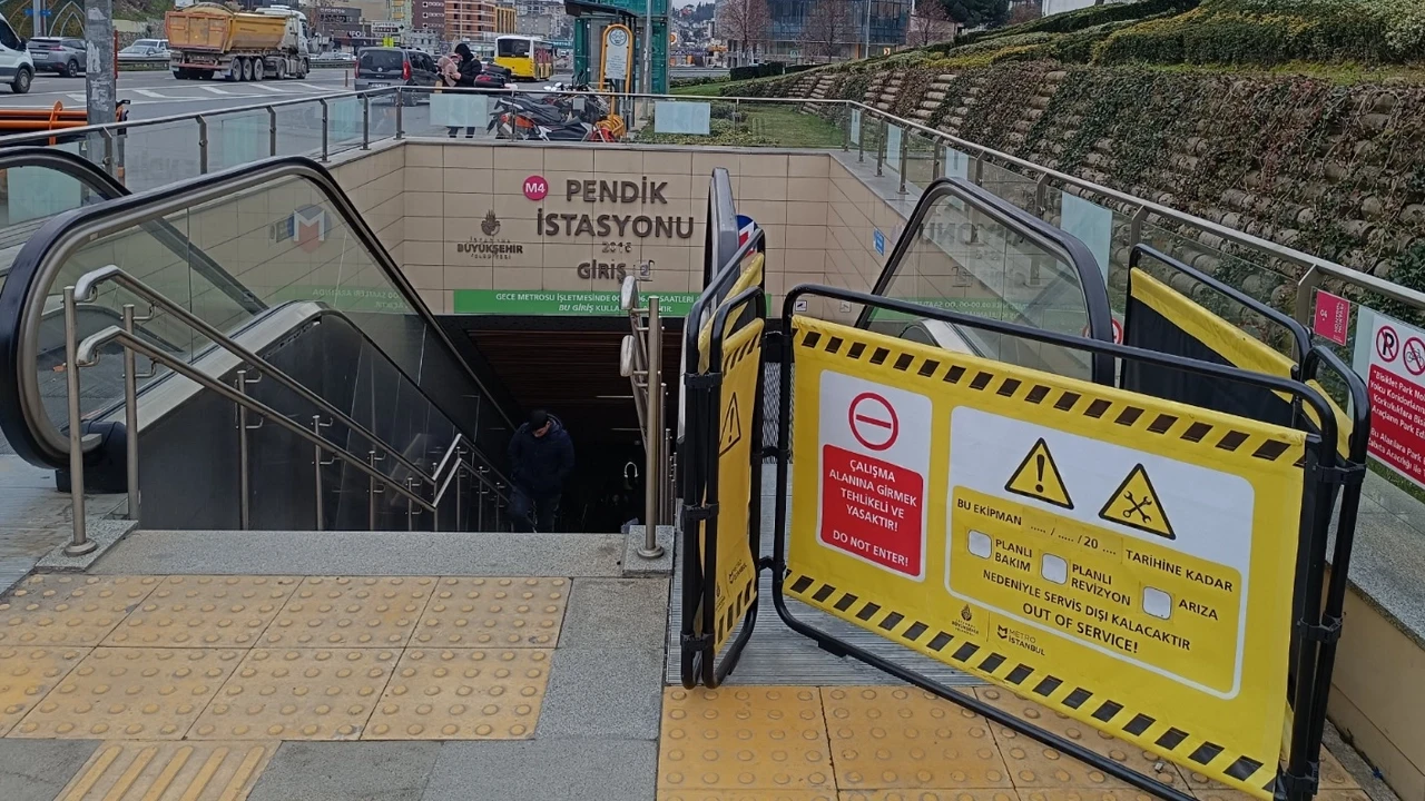 Pendik metroda facia: Yürüyen merdivene sıkışan kadının parmakları koptu