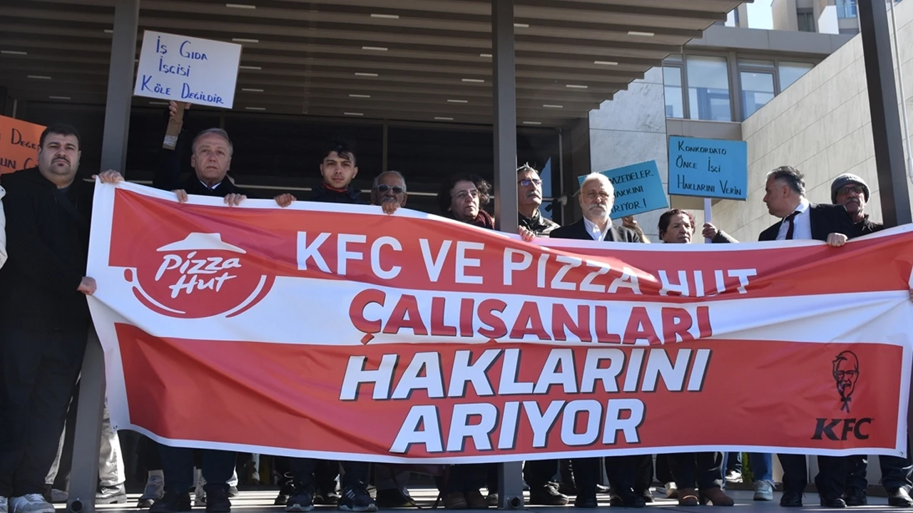 Antalya'da KFC ve Pizza Hut çalışanları protesto ediyor!