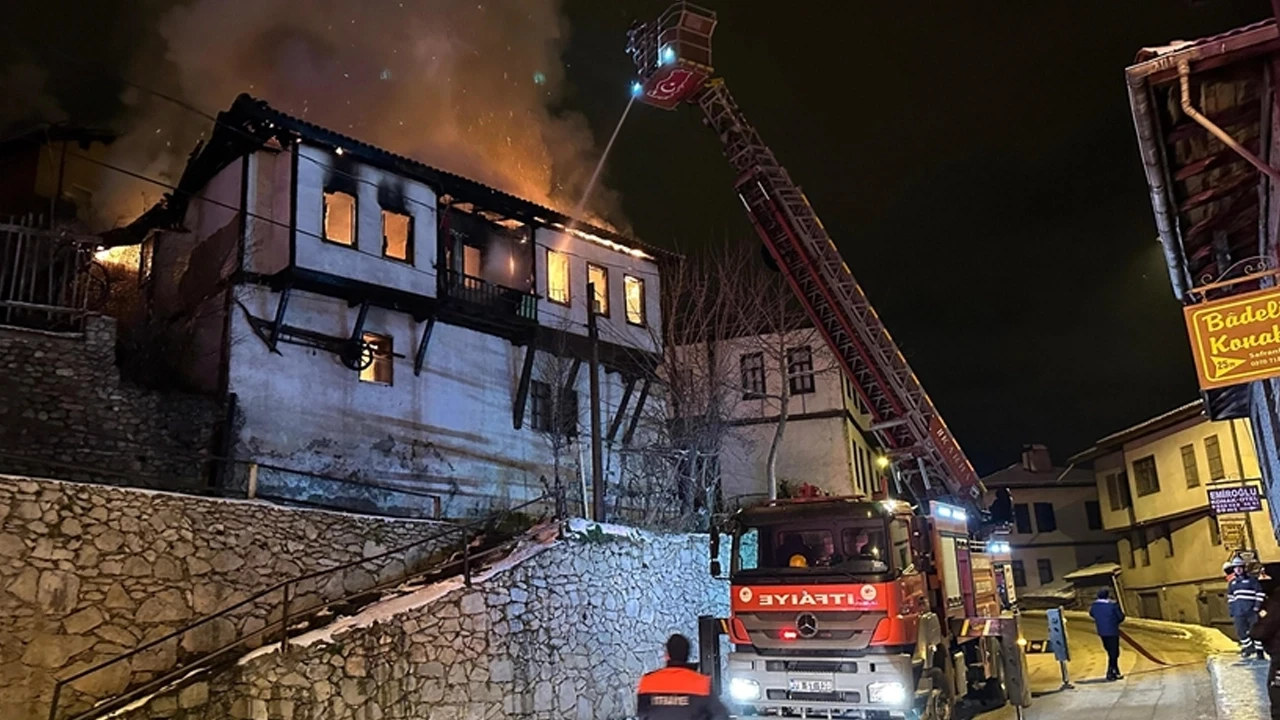 Safranbolu’da tarihi konak alevlere teslim oldu