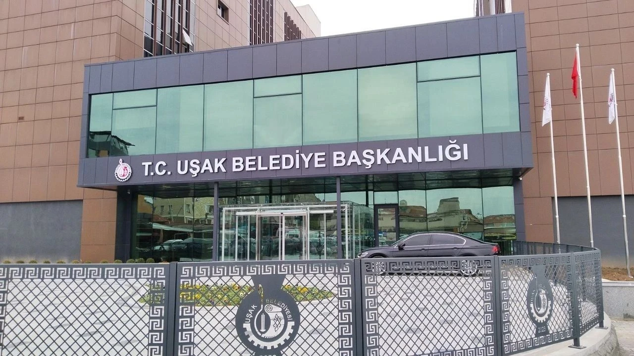 Uşak Belediyesi'nde işçi kıyımı: CHP, zorunlu üyelik istiyor iddiası!