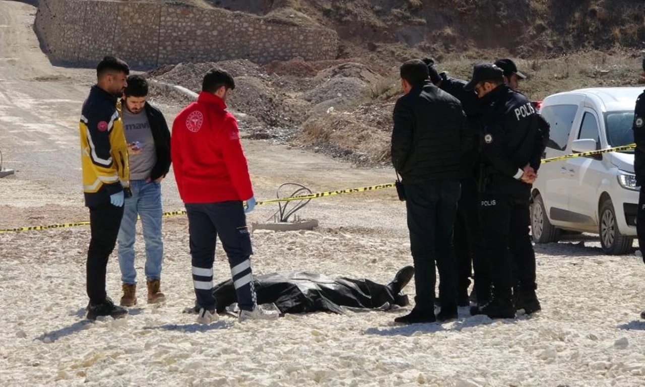 Adıyaman'da şüpheli ölüm: Yaşlı adamın cansız bedeni yol kenarında bulundu!