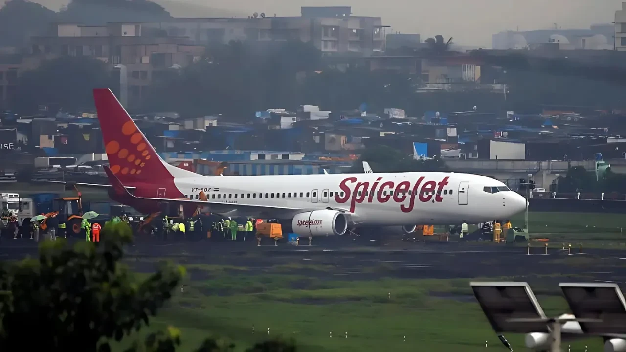 Air India uçağı bomba ihbarı nedeniyle Mumbai'ye döndü: Sefer ertelendi!