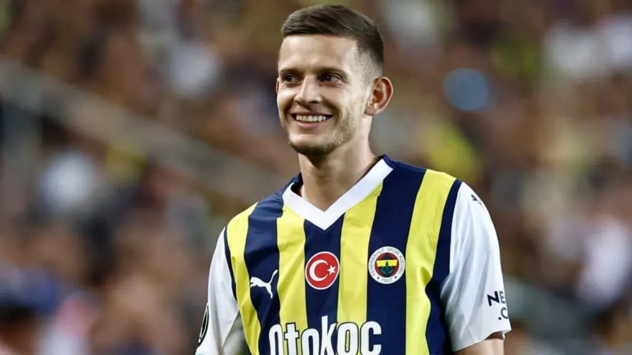 Fenerbahçe, Sebastian Szymanski'nin bonservisini belirledi