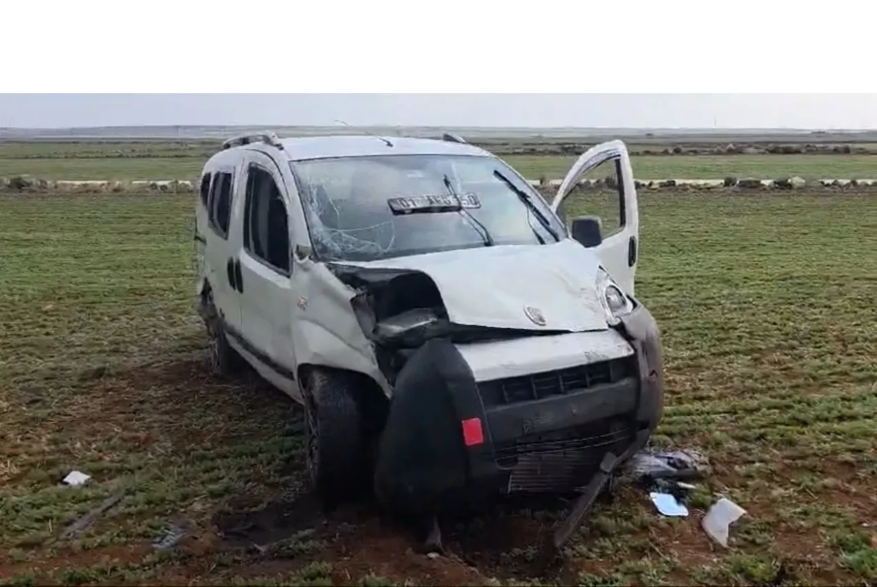 Şanlıurfa'da araç şarampole devrildi: 1 ölü, 2 yaralı