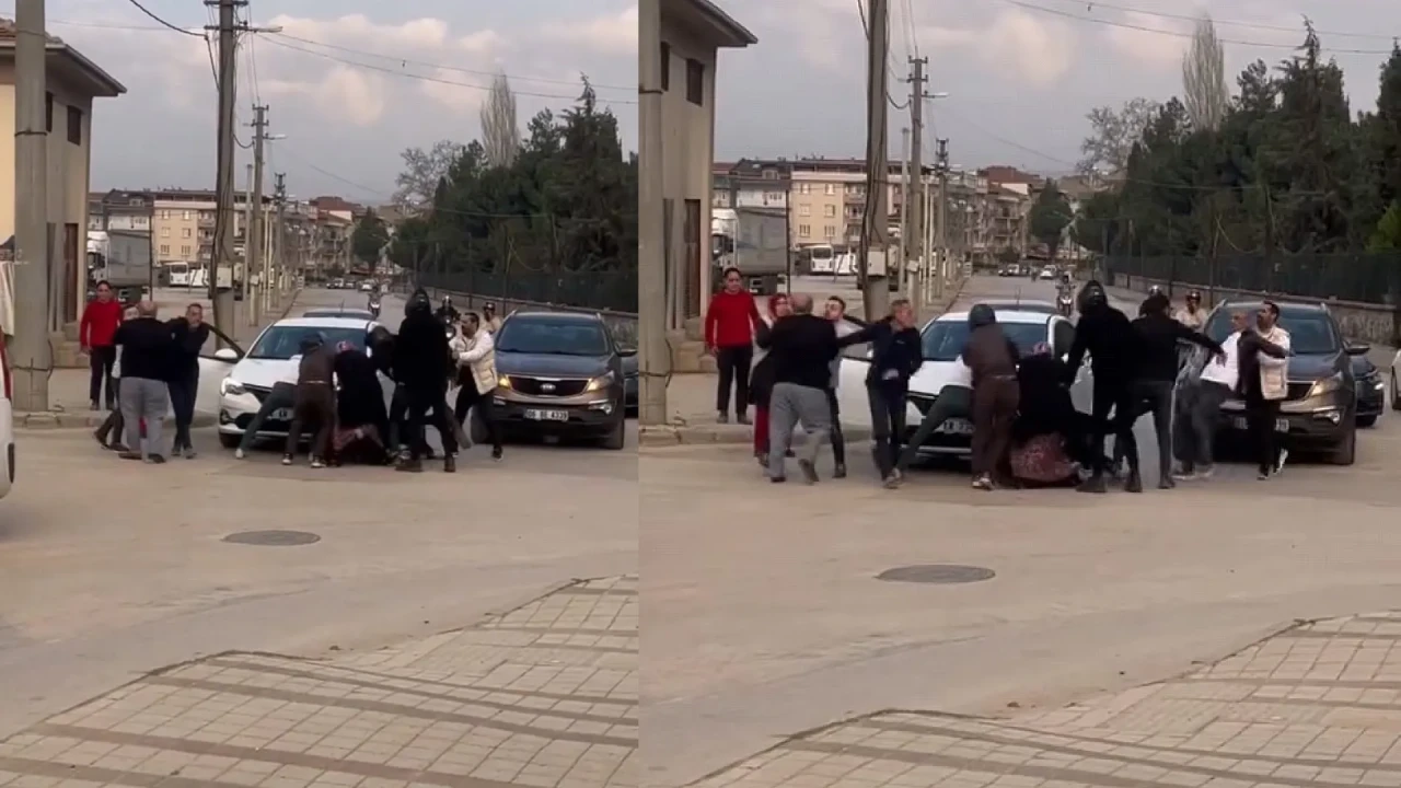 Bursa’da yol verme kavgası! Yumruklar ve tekmeler havada uçuştu