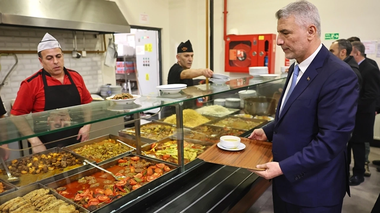 Bakan Bolat, İstanbul Havalimanı taksicileriyle iftar programında buluştu