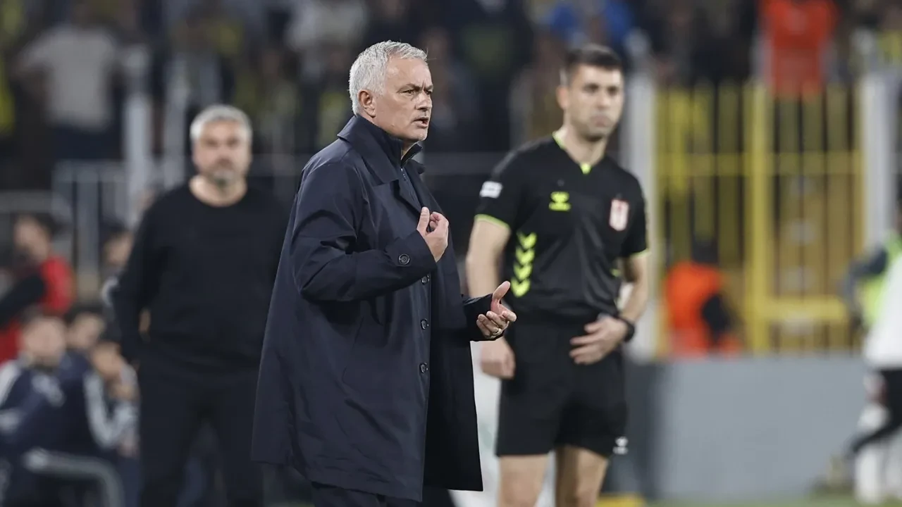 Jose Mourinho'dan yıldız futbolcu için olay sözler: Oynayacak durumda değil