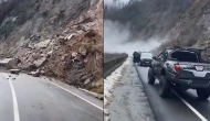 Artvin'de heyelan: Yol ulaşıma kapandı