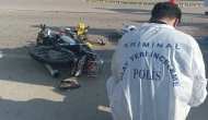 Motosiklet önce otomobille daha sonra kamyonetle çarpıştı: Feci kazada sürücü hayatını kaybetti