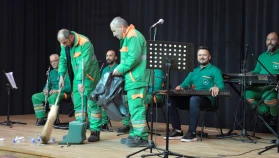 Bursa'da Osmangazi Belediyesi Temizlik İşçileri Orkestrası ilk konserini verdi