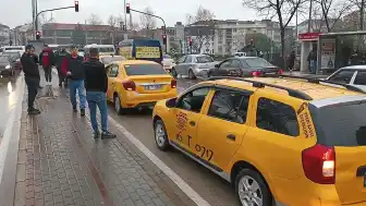 Bursa’da taksiciyi 20 kez bıçaklayıp gasp ettiler! 20 gün önce baba olmuştu