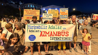 Adalar'daki caz festivalinde "minibüs" protestosu