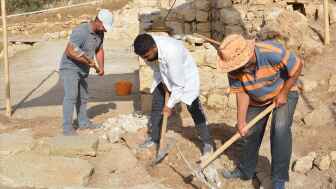 Diyarbakır'da 1500 yıllık kilise kalıntısında yapılan kazılarda denizyıldızı fosili bulundu